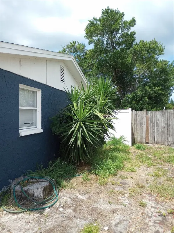 1435 WHITEHALL LN, Holiday, FL 34691