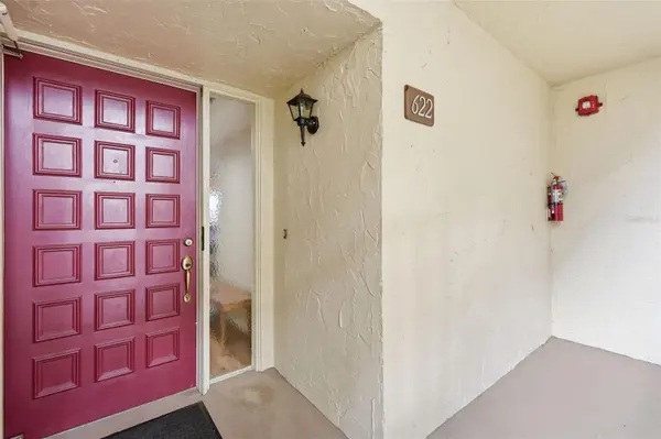 700 STARKEY RD #622, Largo, FL 33771