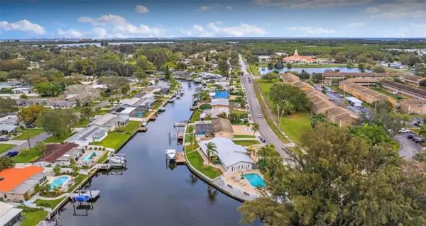 245 78 TH AVE N, St Petersburg, FL 33702