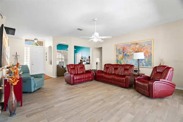 1134 SIGNATURE DR, Sun City Center, FL 33573