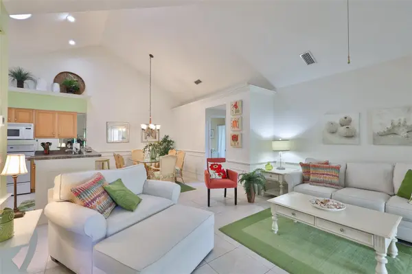 1115 GOLFVIEW WOODS DR, Sun City Center, FL 33573
