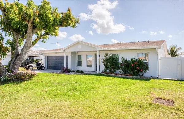 551 CRYSTAL DR, Madeira Beach, FL 33708