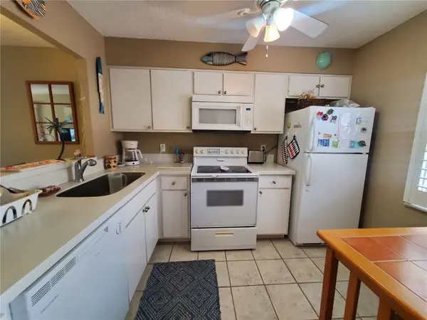 1400 ARROWHEAD CIR W, Clearwater, FL 33759