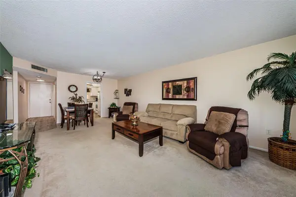 4725 COVE CIR #210, St Petersburg, FL 33708