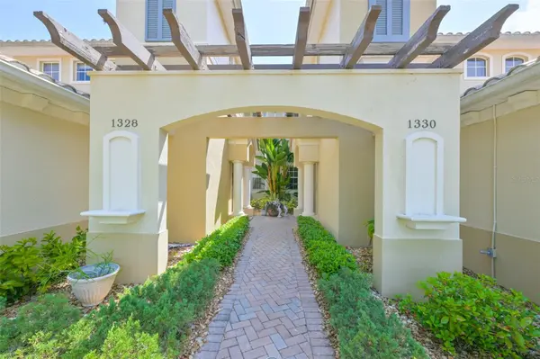 1330 EMERALD DUNES DR, Sun City Center, FL 33573