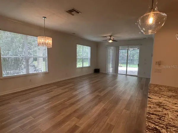 11107 GREEN PARK CIR, Tampa, FL 33626