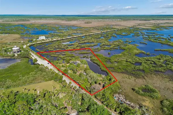 10501 PINE ISLAND DR, Weeki Wachee, FL 34607