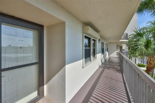 5400 PARK ST N #208, St Petersburg, FL 33709