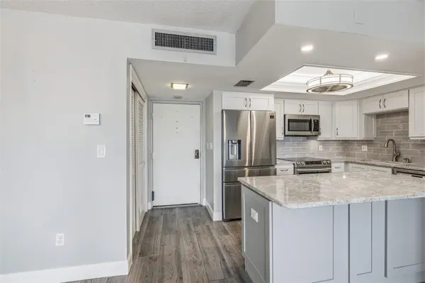 5220 BRITTANY DR S #901, St Petersburg, FL 33715