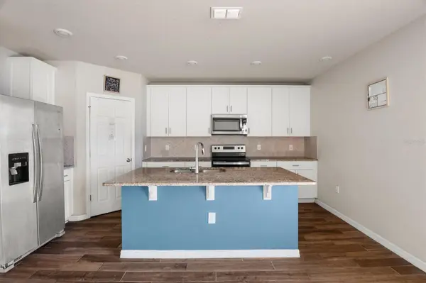 884 CAMBRIDGE DR, Winter Haven, FL 33881
