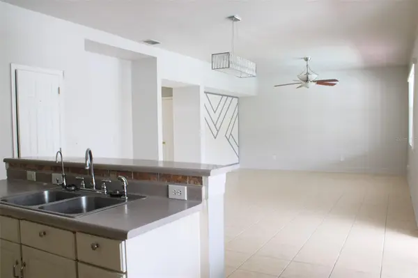 1338 BLACKWATER POND DR, Orlando, FL 32828