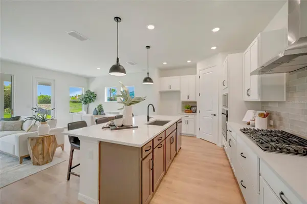 5249 EVERLONG DR, Apollo Beach, FL 33572