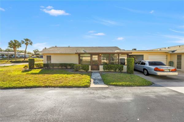 2740 HIGHLANDS BLVD #B, Palm Harbor, FL 34684