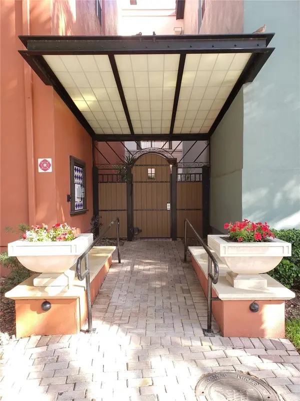 402 S ARMENIA AVE #114, Tampa, FL 33609