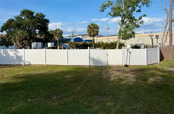 1455 LACONIA DR E, Clearwater, FL 33764