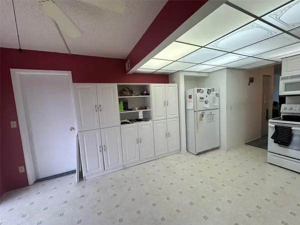 5090 BAY ST NE #220, St Petersburg, FL 33703