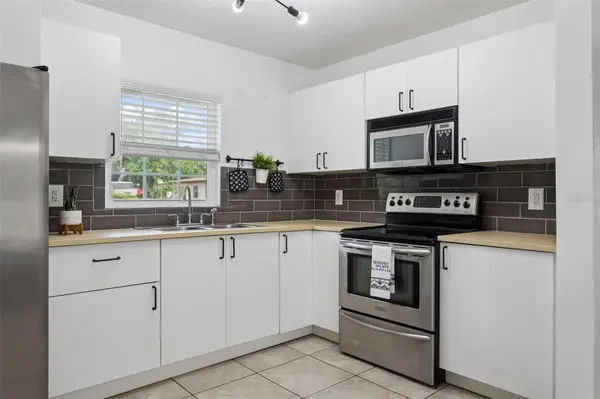 8303 TEMPLE PARK DR, Tampa, FL 33637