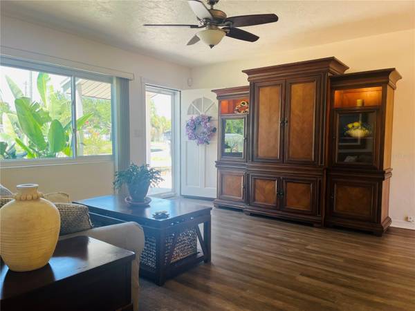 551 ORANGEWOOD DR, Dunedin, FL 34698