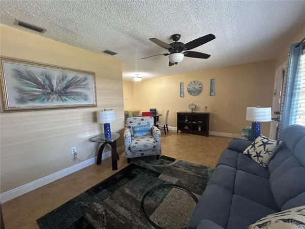 10037 62ND TER N #15, St Petersburg, FL 33708