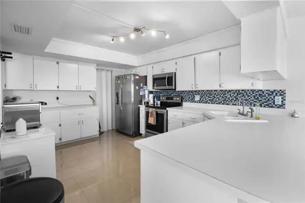 225 COUNTRY CLUB DR #1604, Largo, FL 33771