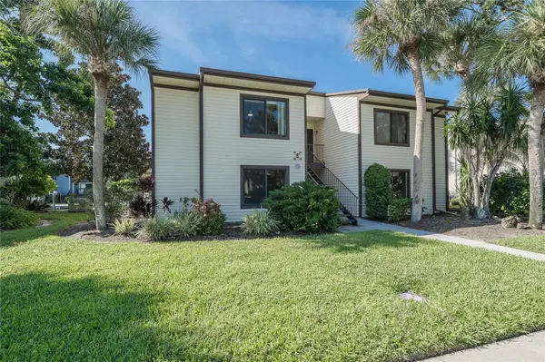 372 MOORINGS COVE DR #372, Tarpon Springs, FL 34689