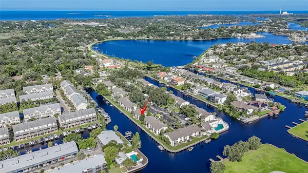 372 MOORINGS COVE DR #372, Tarpon Springs, FL 34689