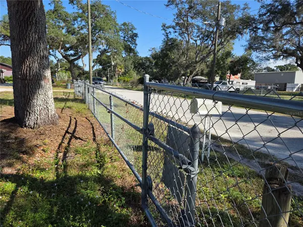 8828 KANAWHA RD, Riverview, FL 33578