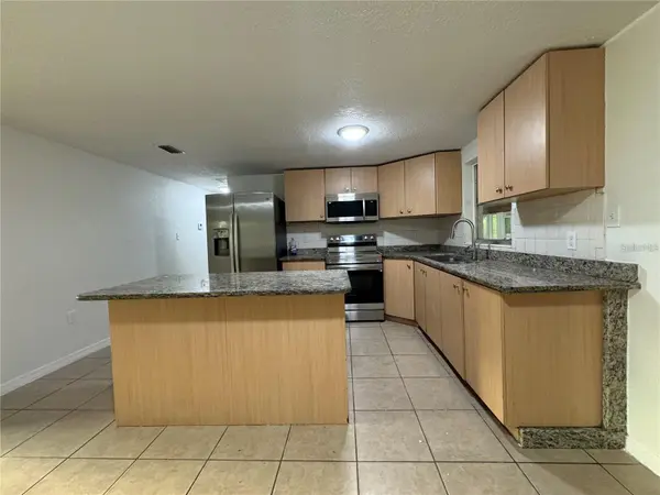 10601 N 52ND ST, Temple Terrace, FL 33617