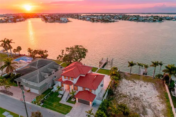4 PARADISE LN, Treasure Island, FL 33706