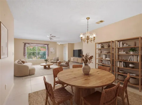1027 BLUEWATER DR, Sun City Center, FL 33573