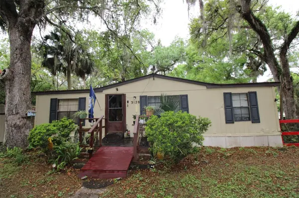 3128 CR 418, Lake Panasoffkee, FL 33538
