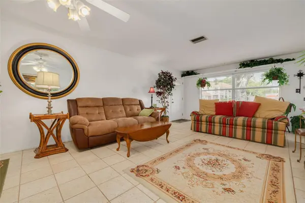 1401 CARA DR #1401, Largo, FL 33771