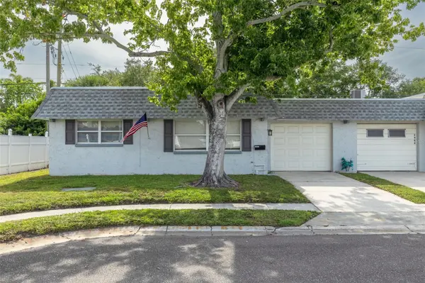 1401 CARA DR #1401, Largo, FL 33771
