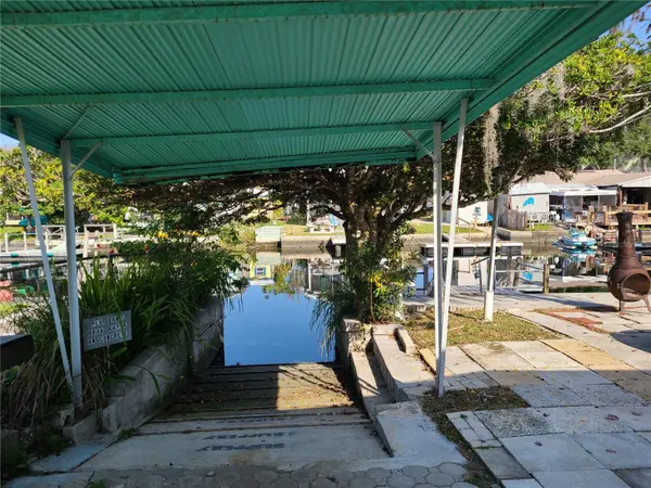 5418 CIRCLE DR, Weeki Wachee, FL 34607
