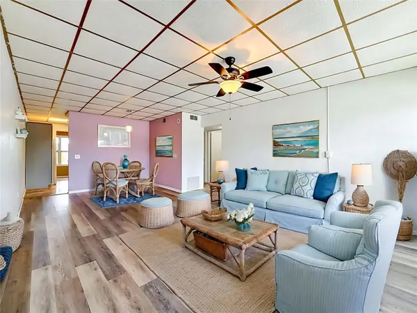 5860 43RD TER N #1513, Kenneth City, FL 33709