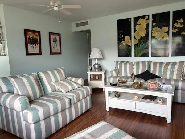 101 CAMBRIDGE TRL #200, Sun City Center, FL 33573