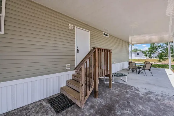 36747 LAKEWOOD DR, Zephyrhills, FL 33542