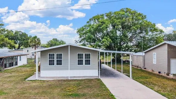 36747 LAKEWOOD DR, Zephyrhills, FL 33542