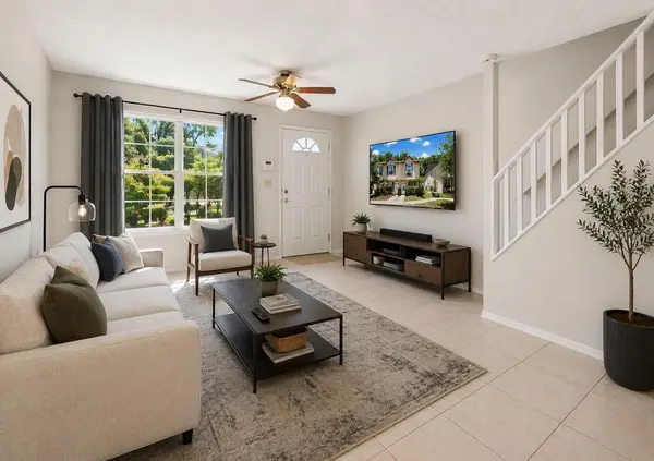 2316 FLETCHERS POINT CIR, Tampa, FL 33613
