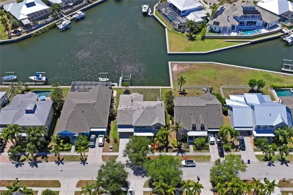 5714 SEA TROUT PL, Apollo Beach, FL 33572