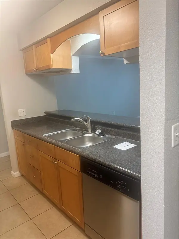 10100 SAILWINDS BLVD N #206, Largo, FL 33773