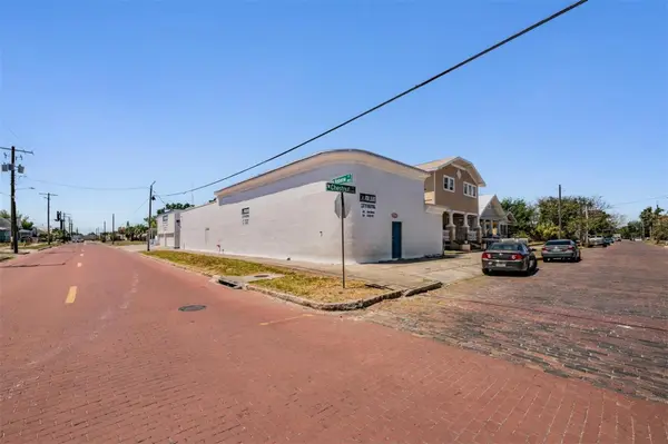2902 W CHESTNUT ST, Tampa, FL 33607