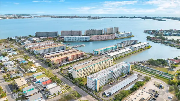 2960 59TH ST S #405, Gulfport, FL 33707