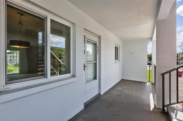 2217 SUNSET DR #E27, Bradenton, FL 34207