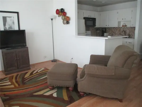 101 CAMBRIDGE TRL #211, Sun City Center, FL 33573