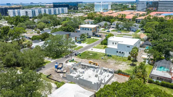 210 S TREASURE DR, Tampa, FL 33609