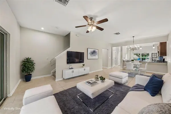 1124 HILLHURST DR, Wesley Chapel, FL 33543