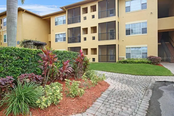4311 BAYSIDE VILLAGE DR #303, Tampa, FL 33615