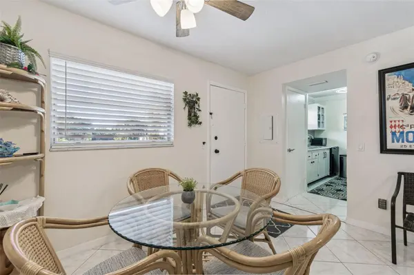 2750 E BAY DR #12B, Largo, FL 33771