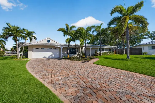 1276 37TH AVE NE, St Petersburg, FL 33704